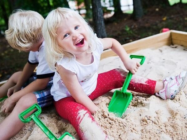 Sandbox jokoak parasitoekin kutsatzeko modu gisa